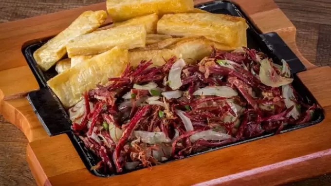 Carne_de_sol_com_macaxeira