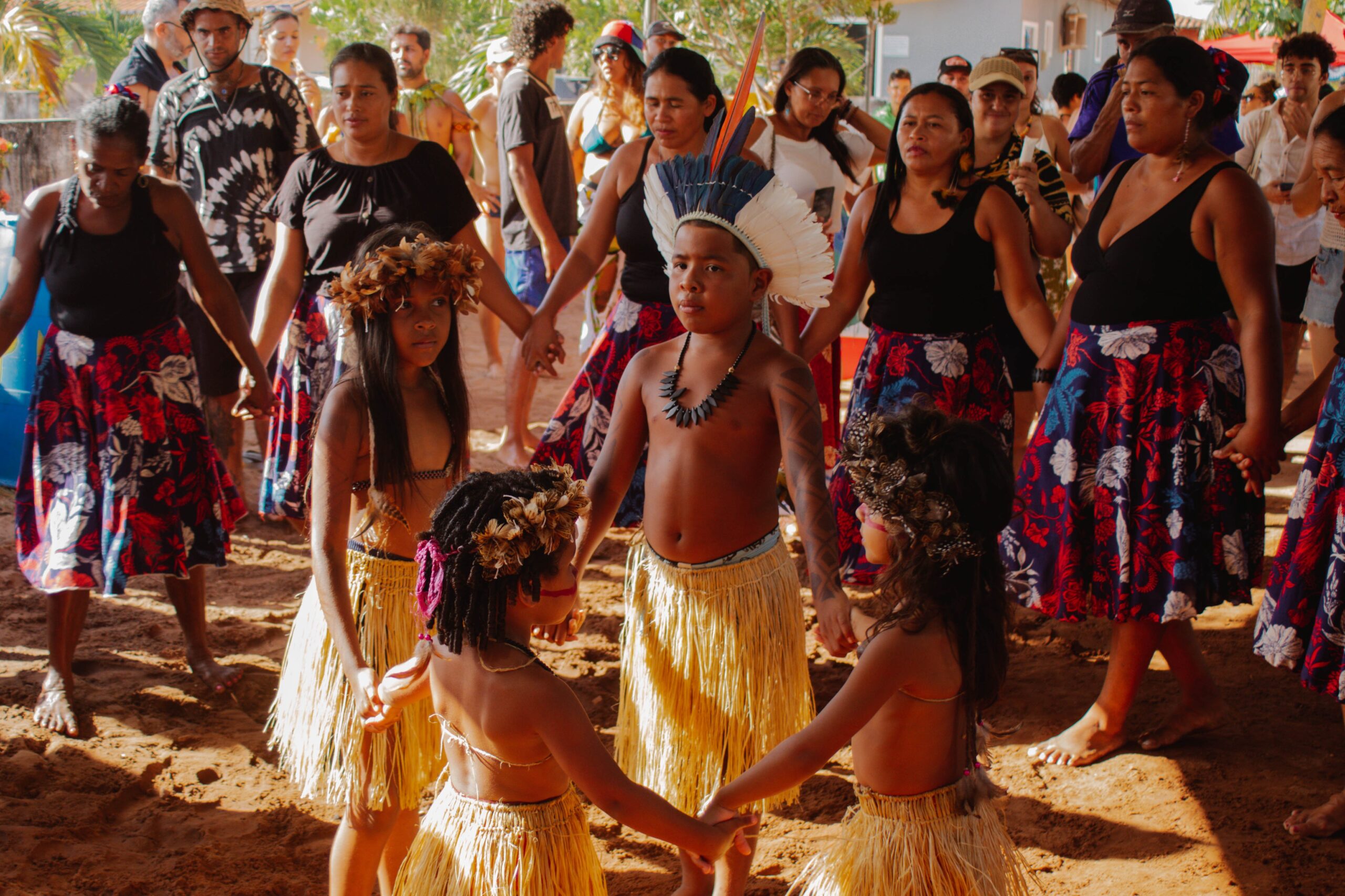 Coco de Roda e Ciranda da Aldeia Estiva Velha, em Marcação (PB), durante o 2º Encontro de Coco de Roda, Ciranda e Mazurca da Paraíba em 2023. (Foto: Diógenes Mendonça e Kécia Andrade / Reprodução JPCultura)
