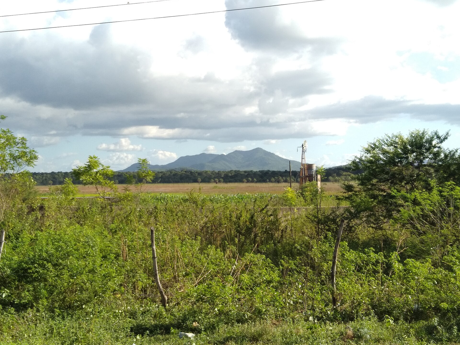 Serra_do_Cantagalo_visto_de_Itaipaba